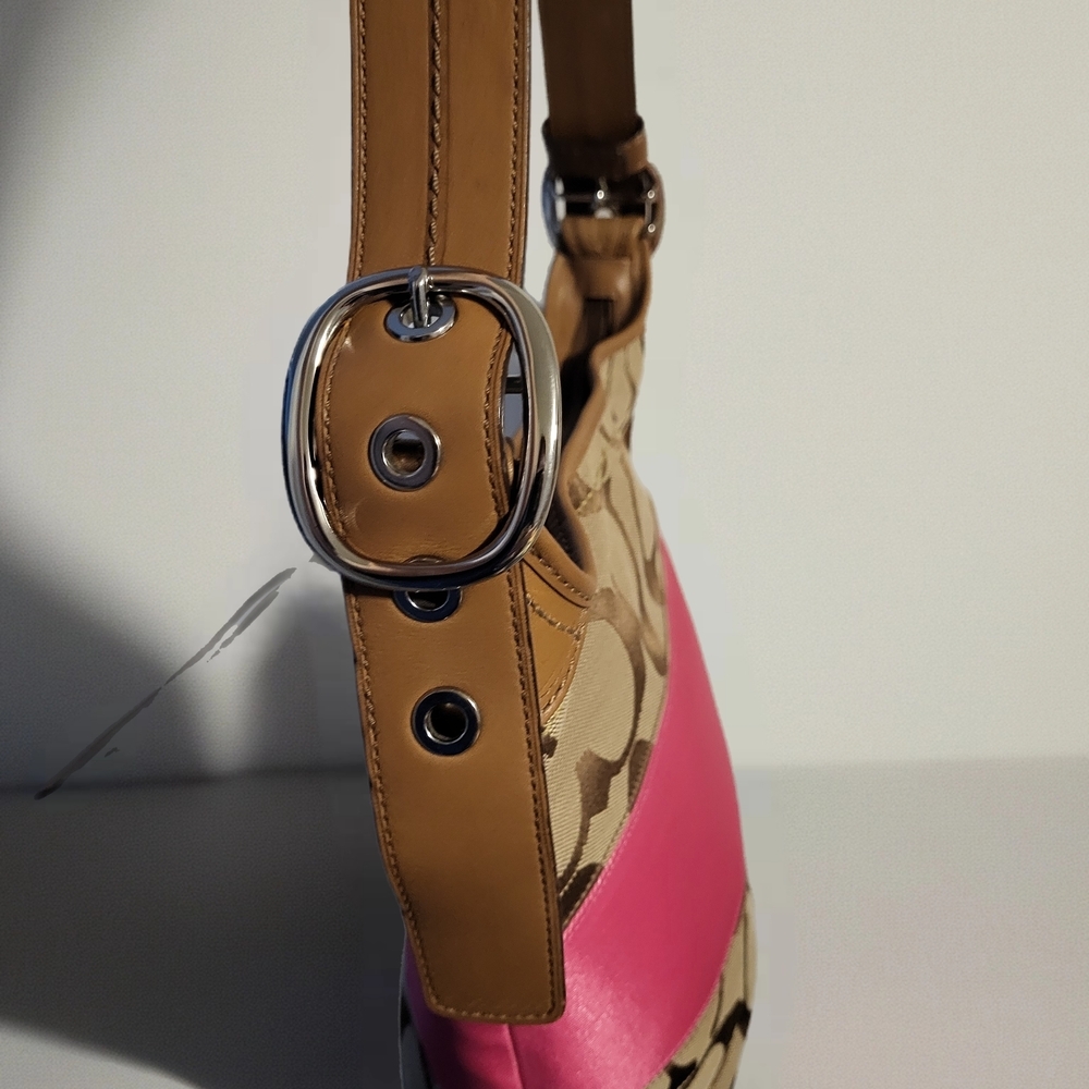 Coach Rugby Stripe Signature Duffle Bag. - Picture 3 of 9